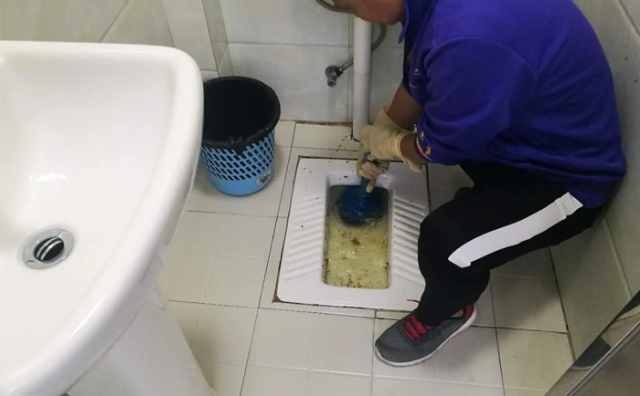 来宾疏通蹲坑